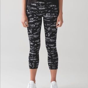 Lululemon crop wonder under